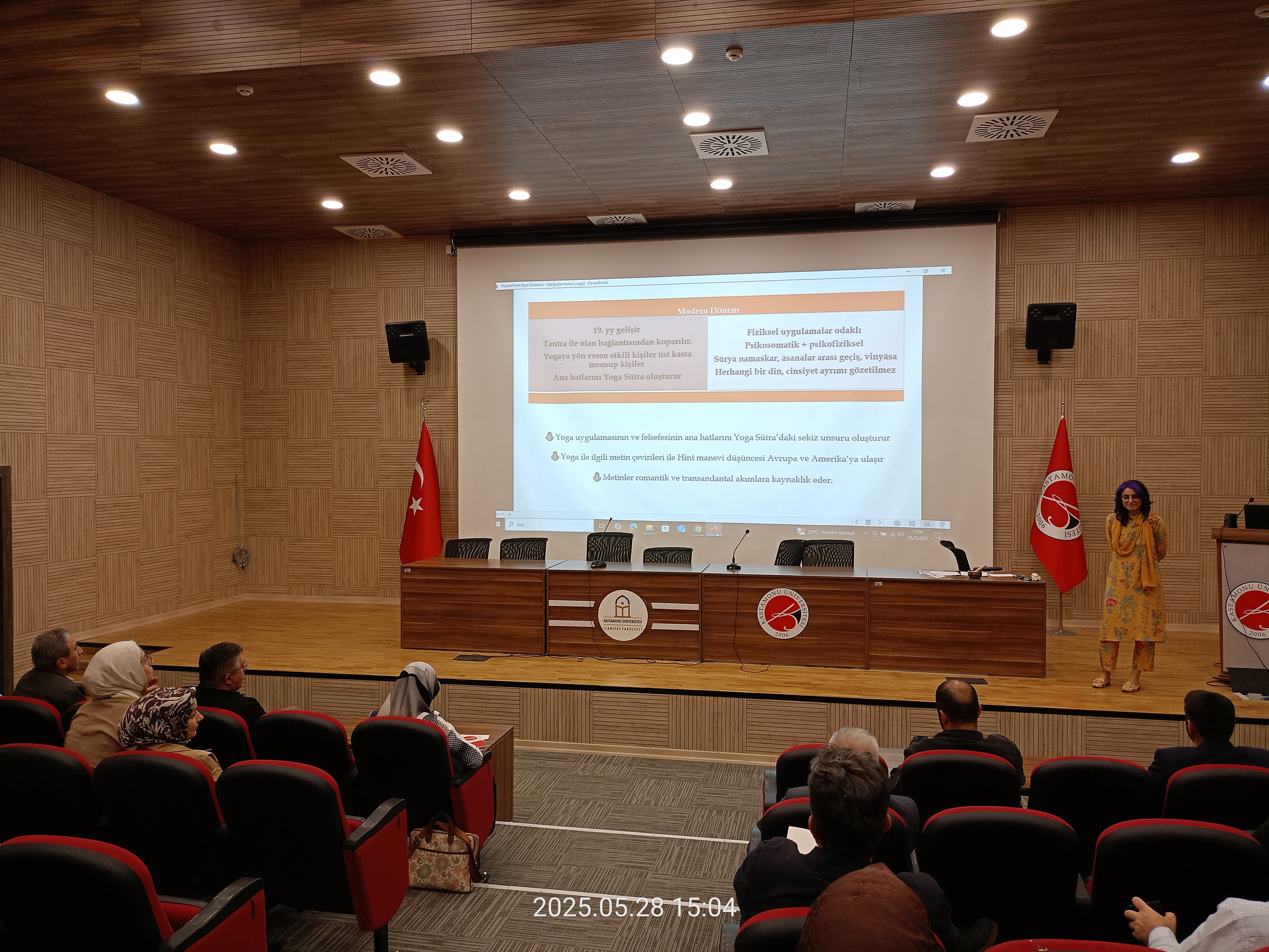 “Doğudan Batıya Yoga” Semineri Yoğun İlgi Gördü