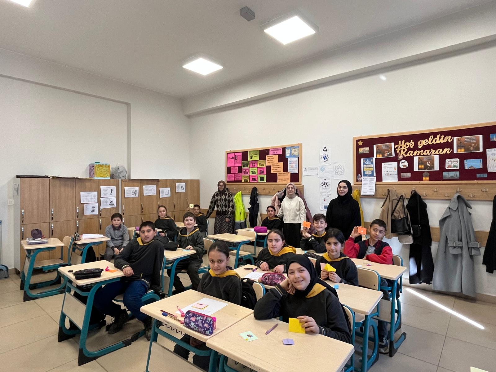 Fakültemiz Öğrencilerinden Köy Okulunda Empati ve Değer Eğitimi Projesi