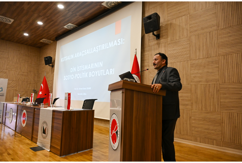 Fakültemizde Kutsalın Araçsallaştırılması ve Din İstismarı Konferansı Yoğun Katılımla Gerçekleştirildi, Ödül Töreniyle Tamamlandı