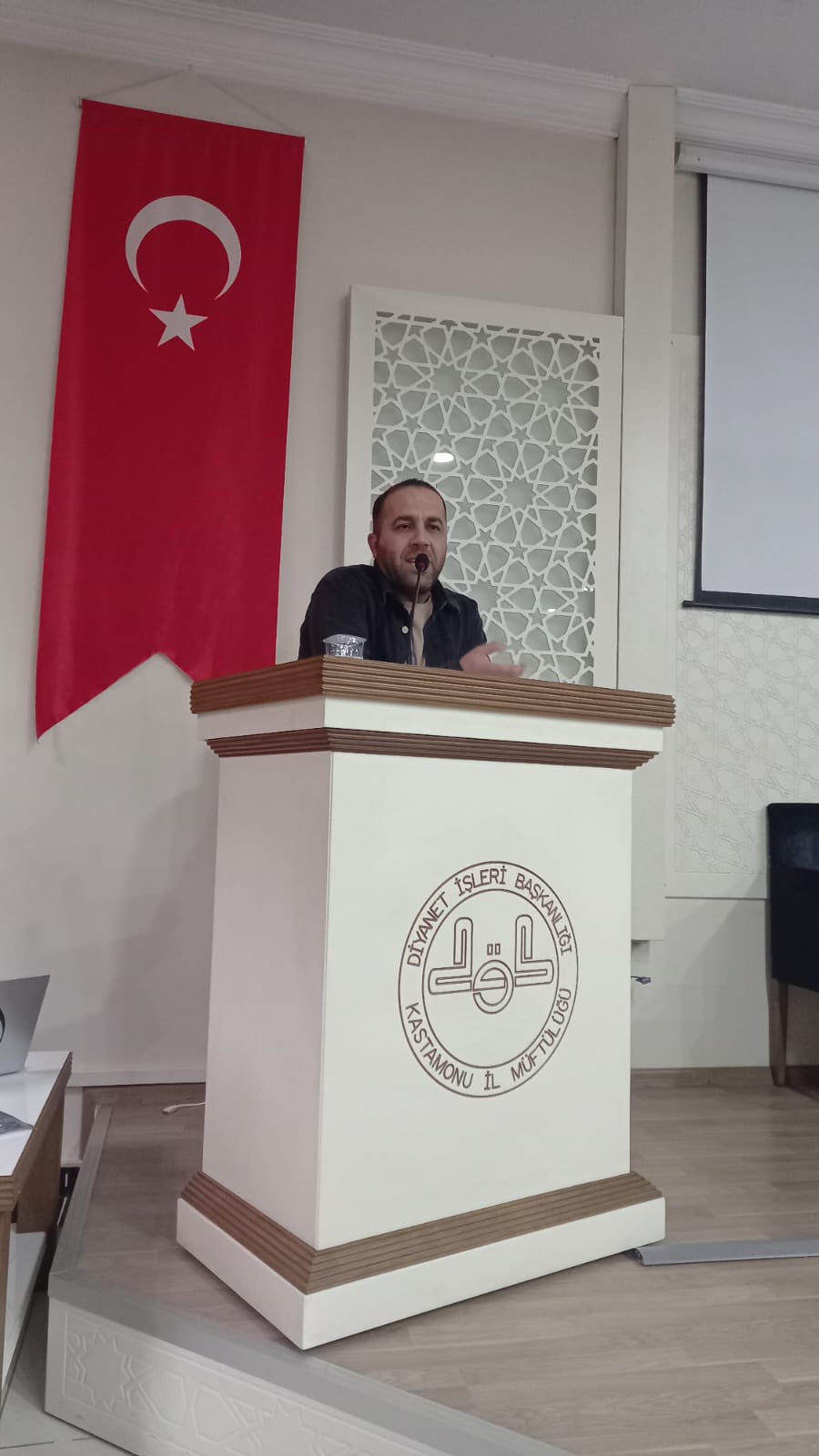  Dr. Öğr. Üyesi İslam MUSAYEV “Gençlerle Etkili İletişim Teknikleri ve Liderlik Becerileri” Konulu Konferans Verdi