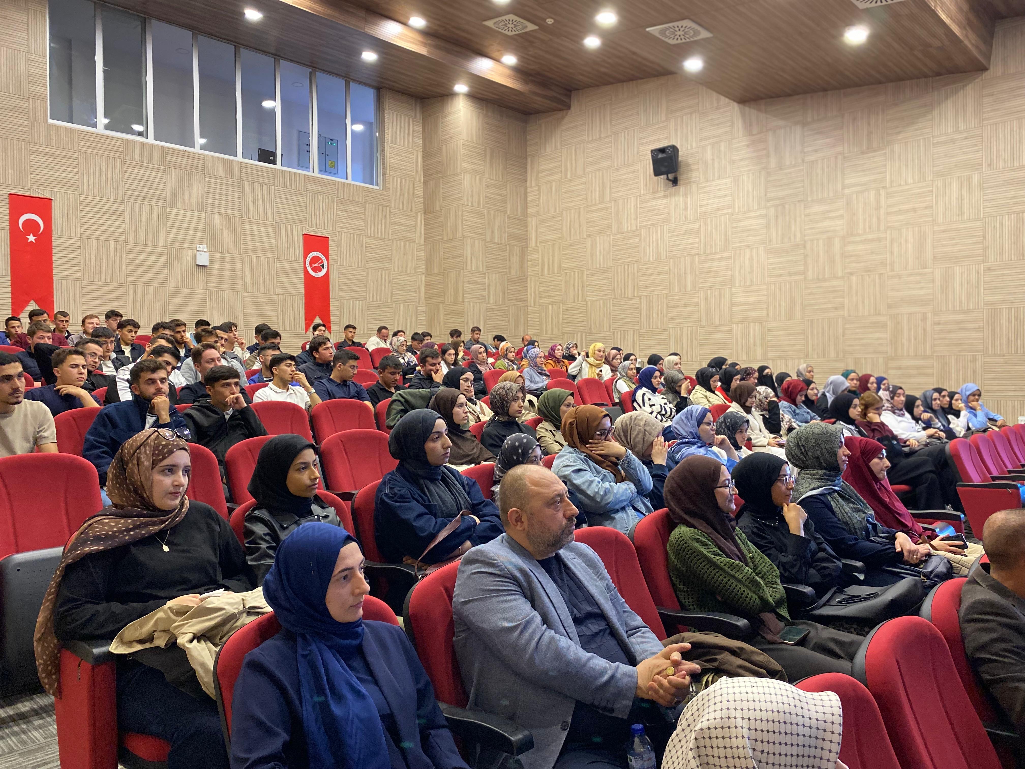 Arapça Hazırlık Sınıfı Öğrencilerine Yönelik Oryantasyon Programı Gerçekleştirildi